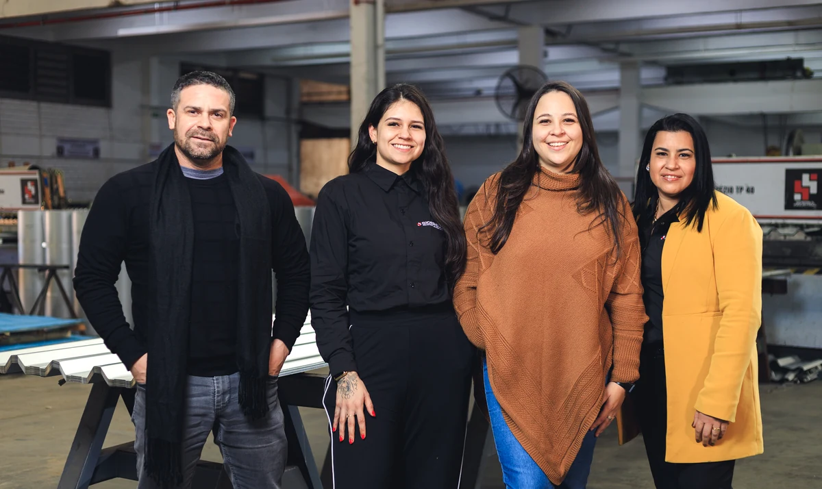 Equipe de atendimento da Sidersul Industrial